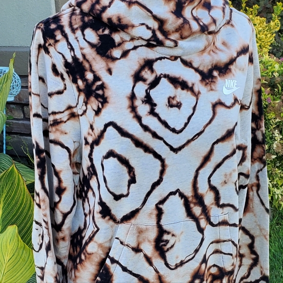 SOLD Custom Reverse Tiedye Nike Hoodie - Picture 3 of 6
